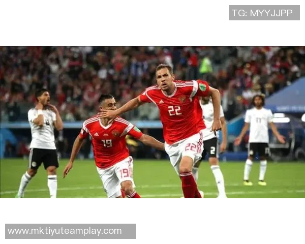 前马赛后卫回忆欧冠决赛铲伤范巴斯滕遗憾称本应避免此事