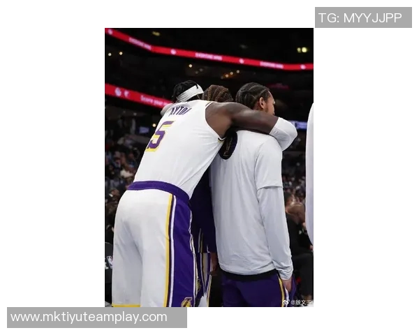 艾顿季前赛表现不佳仅出场21分钟正负值惨遭25创生涯新低 艾顿季前赛表现不佳仅出场21分钟正负值惨遭25创生涯新低