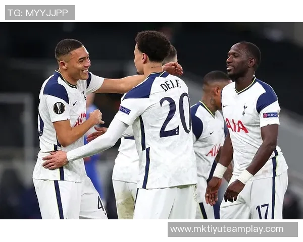 维尼修斯分享巴伊亚度假美照展现时尚魅力仿佛置身普拉达世界